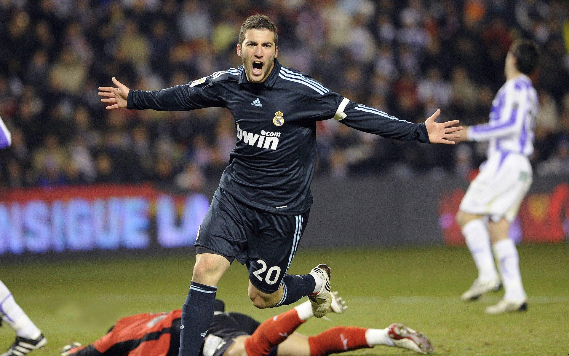 中超争冠战尘埃落定 艾克森暴力鸟双星闪耀 恒大力克建业提前锁定榜首