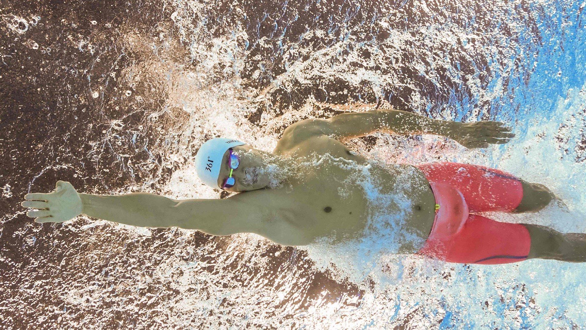 欧冠本轮最佳阵容揭晓,诺伊尔神扑领衔,福登奥斯梅恩梅里诺闪耀